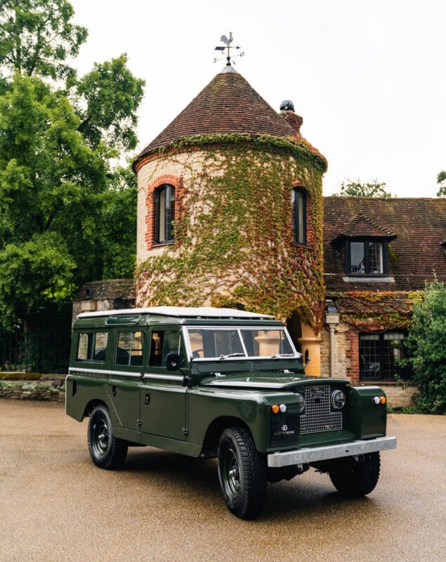 Electrogenic electric LandRover Series Le Manoir Aux Qaut Saisons